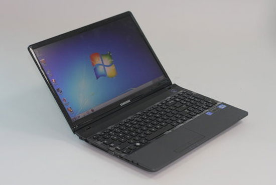 Laptop chạy chip Ivy Bridge giá rẻ của Samsung