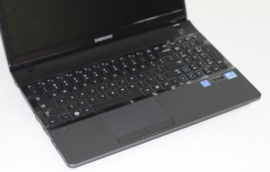 Laptop chạy chip Ivy Bridge giá rẻ của Samsung